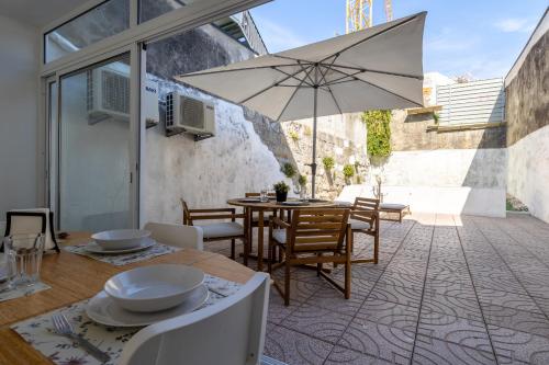 Central Haven with Terrace by Porto Velho Apartamentos