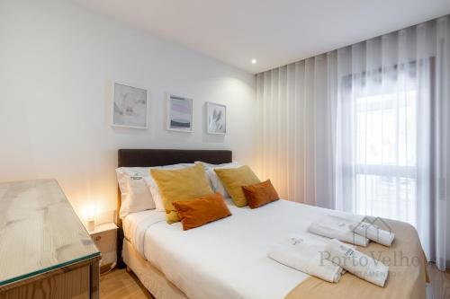 Central Haven with Terrace by Porto Velho Apartamentos