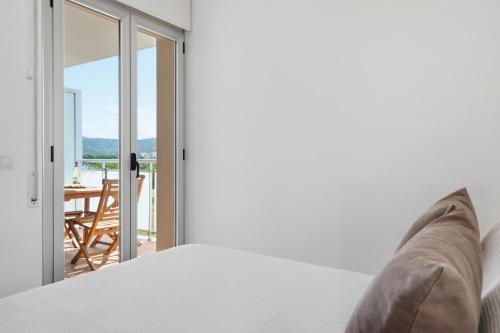 Apartamento ático con solárium a 5 min de la playa y vistas al mar