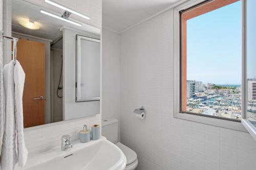 Apartamento ático con solárium a 5 min de la playa y vistas al mar
