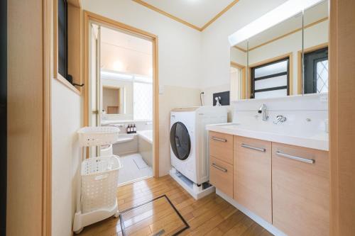 Spacious 123m2, 8 Beds, Stay up to 20 Guests, Local Home Horikiri