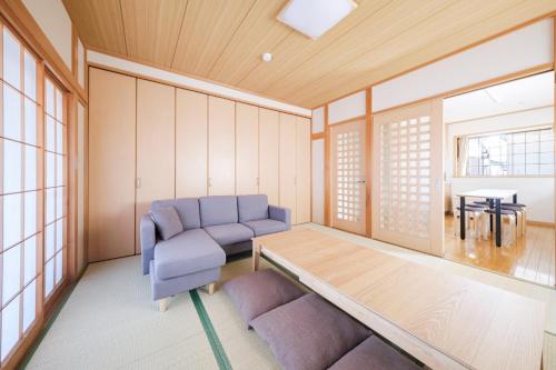 Spacious 123m2, 8 Beds, Stay up to 20 Guests, Local Home Horikiri