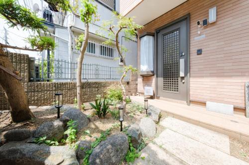 Spacious 123m2, 8 Beds, Stay up to 20 Guests, Local Home Horikiri