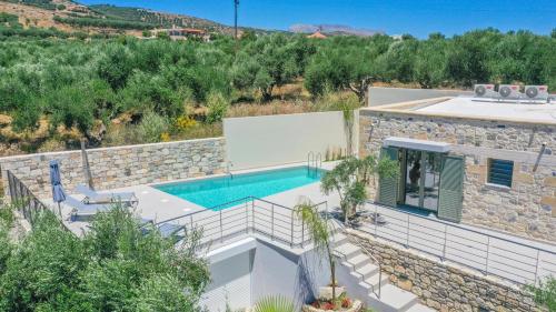 PETRONILA exclusive Living with heated pool
