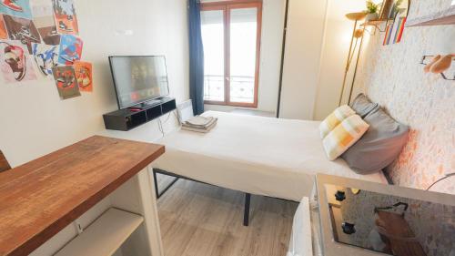 4 Stylish studio in Paris near République Metro