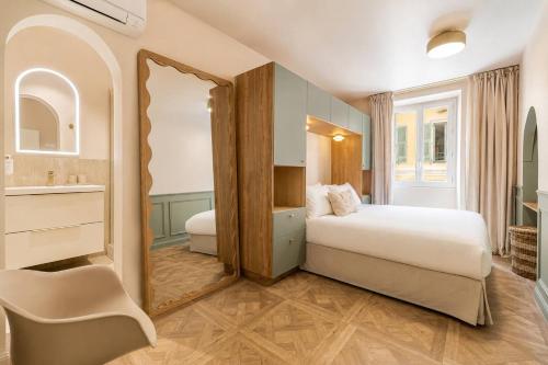 Old Nice - Luxury new 5BR - Sleeps 12 - AC