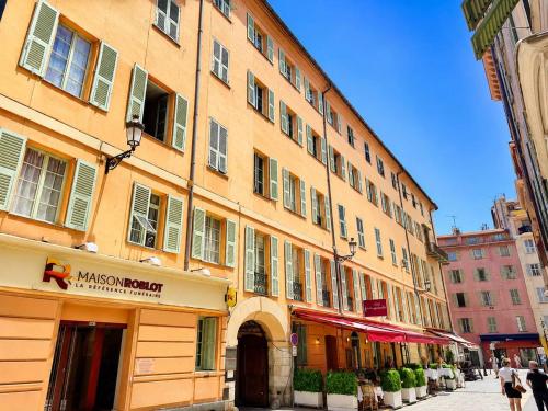 Old Nice - Luxury new 5BR - Sleeps 12 - AC