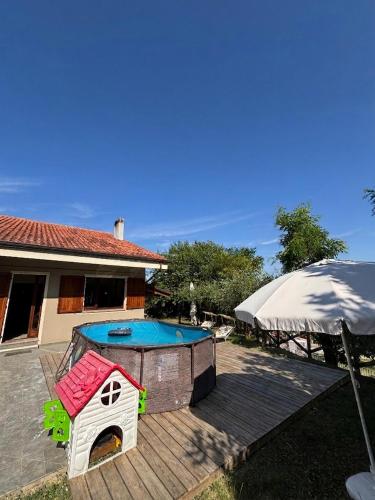 Villa Belvedere, con Piscina e giardino esclusivo, vista panoramica, Piccola palestra, 3 Camere,2 bagni