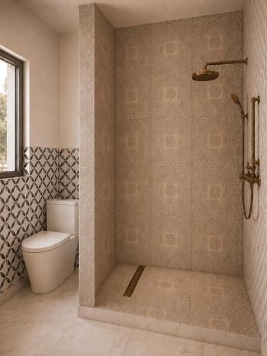 ein Badezimmer mit Dusche, Toilette und Dusche in der Unterkunft Marakesh in Štúrovo