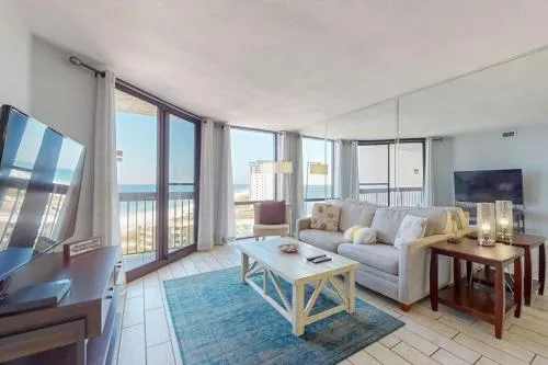 11th Floor Condo On-site restaurant Multiple pools hot tub w splash pad photo 1