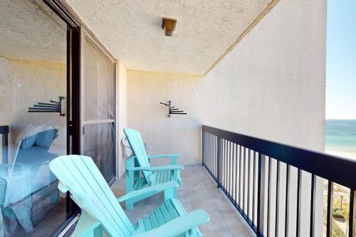 11th Floor Condo On-site restaurant Multiple pools hot tub w splash pad photo 17