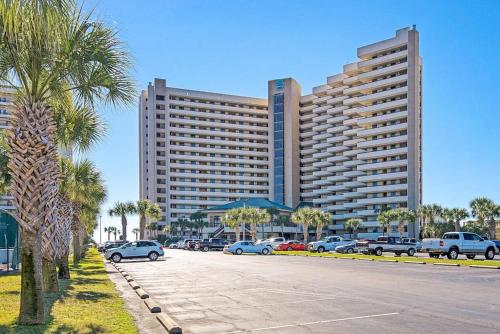 11th Floor Condo On-site restaurant Multiple pools hot tub w splash pad photo 21