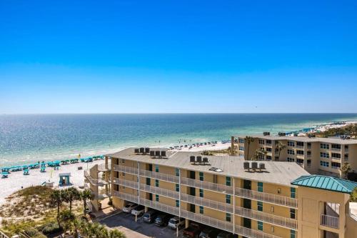 11th Floor Condo On-site restaurant Multiple pools hot tub w splash pad photo 26