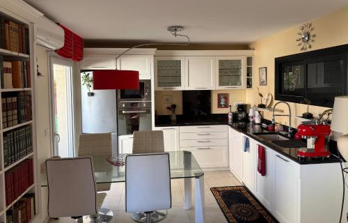 Bel appartement avec piano et parking plein air dans résidence