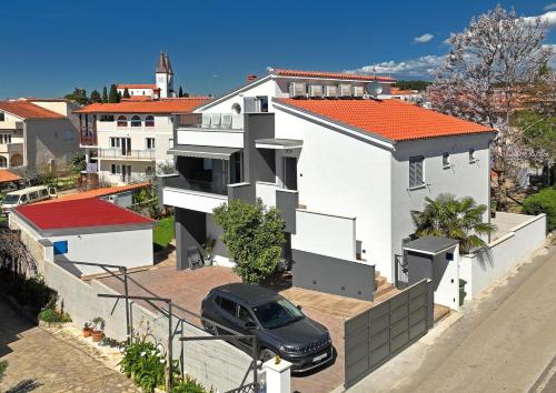 Apartments with parking space Medulin - 27682