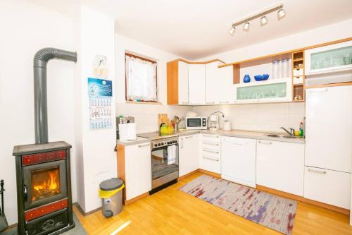 Apartments with parking space Medulin - 27695