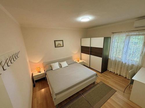 Apartments by the sea Barbat, Rab - 22423
