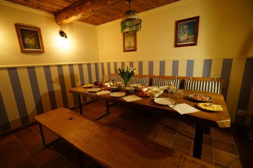 Makanan di atau berdekatan rumah percutian