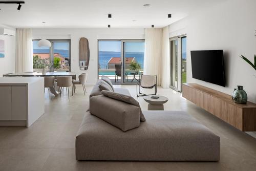 Seaview Villa Morettina, A Coastal Gem Near Split