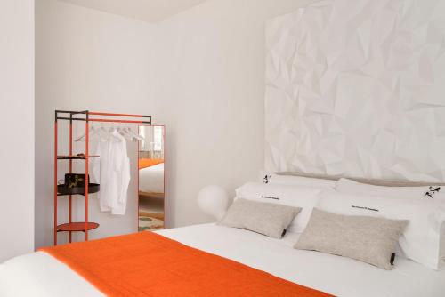 Halcyon Days designer apartments by Ana Locking photo 32