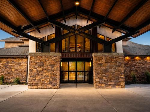 an exterior view of a building with a large window at Hampton Inn By Hilton Hailey Sun Valley in Hailey