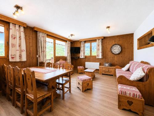 Résidence Courmayeur - Appartement chaleureux ski aux pieds pour 8 personnes MAE-3804