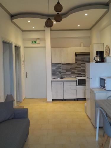 Sun Beach Apartment in Chania 3