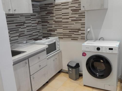 Sun Beach Apartment in Chania 3