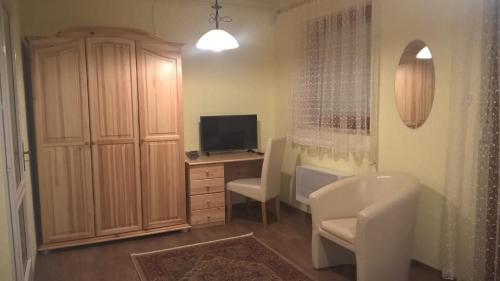 Foto da galeria de Pongrácz Apartman em Zirc