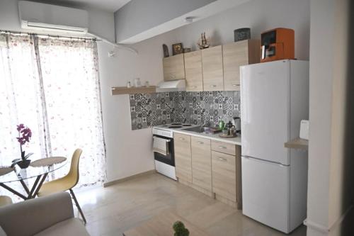 M & M Small House Rhodes Town