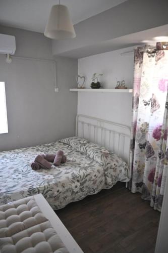 M & M Small House Rhodes Town