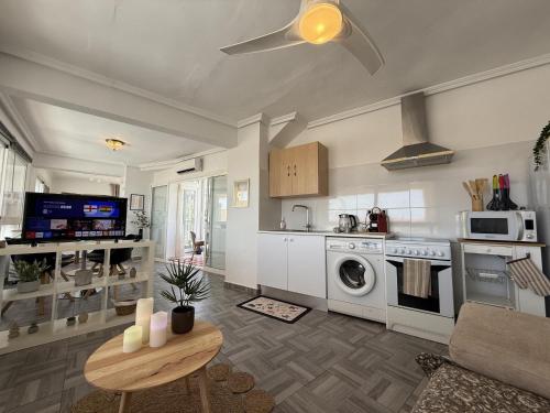 Apartamento junto al Postiguet y Castillo Santa Bárbara by Turihome