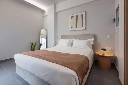 Elegant Urban Flat Near Center