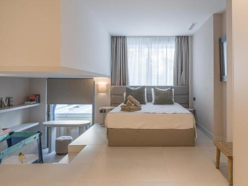 Marbella Center Beachfront with Private Patio