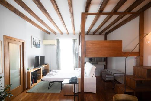 Elegant Navigli View Loft