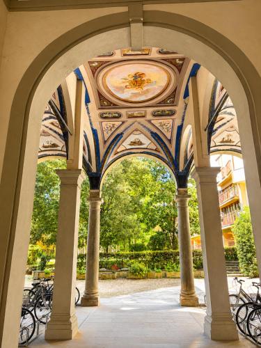 Luxury frescoed apartment in the center