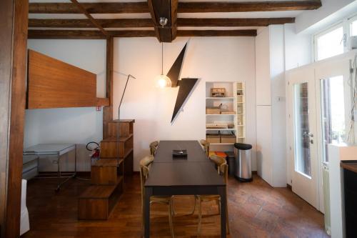 Elegant Navigli View Loft