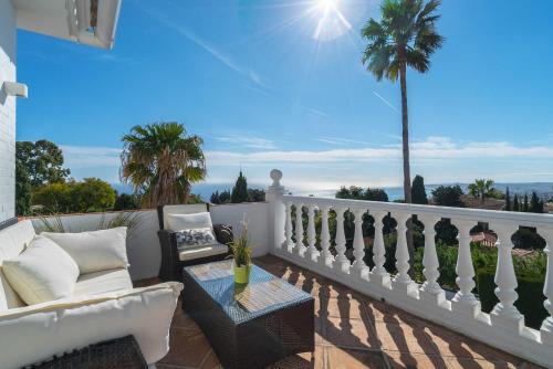 Luxury Villa with Pool, Jacuzzi, Sauna & Sea Views