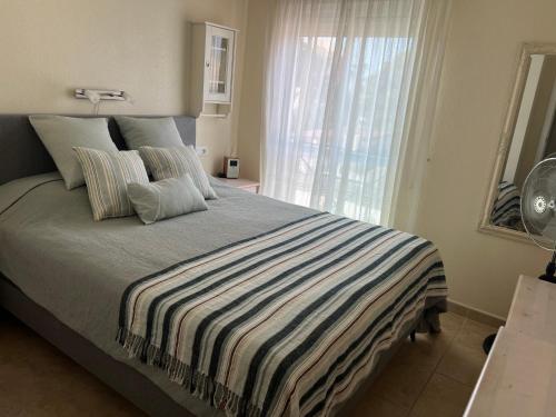 Casita Eliisa- sea views, close to the beach, pool, La Mata