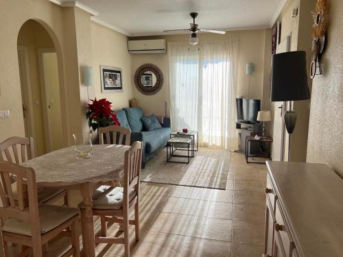 Casita Eliisa- sea views, close to the beach, pool, La Mata