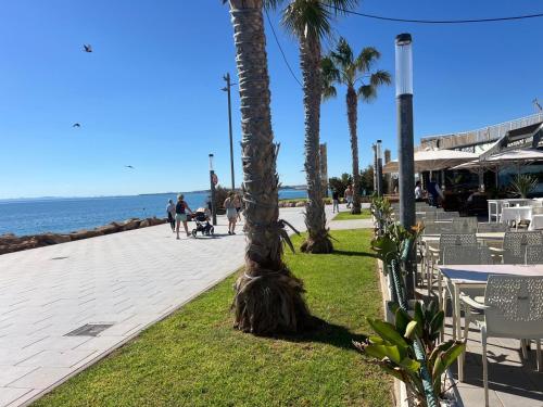 Casita Eliisa- sea views, close to the beach, pool, La Mata