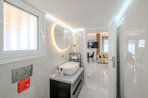 Brand New Academy Stay Athens