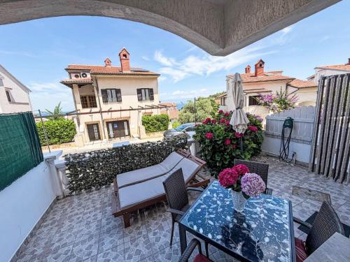 Apartment Tolles Appartement Meri 3 mit Grill und Garten by Interhome