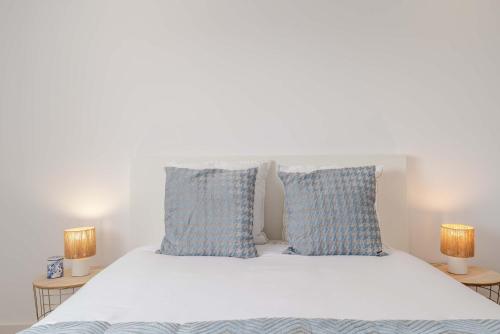 Bright Flat with Balcony & Garage by HostWise