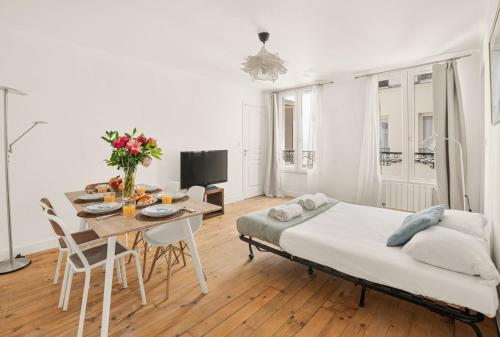 Bright & Peaceful 2BR in Paris 10th