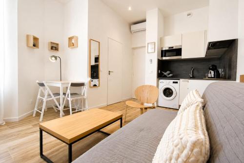 New ! Cannes City Center Studio Terrace AC BENAKEY