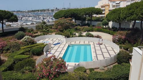 Studio-2 Personnes-Résidence Le Pharo, Vue Piscine Port