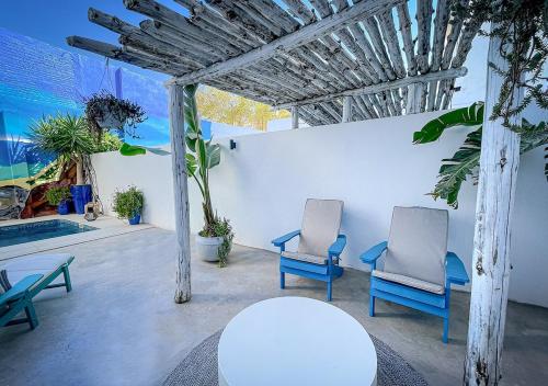 2BR with courtyard & pool, Las Arenas Beach Casa Brisa