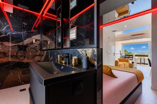 Insomnia appartement design vue port Village Naturiste