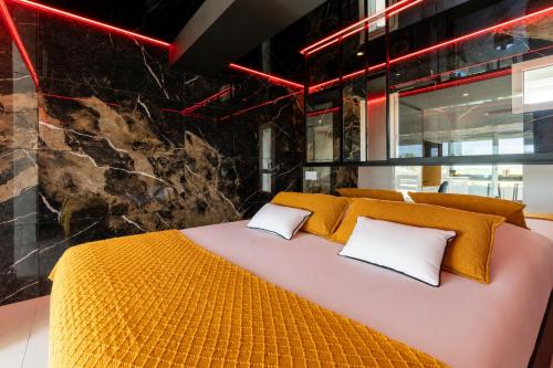 Insomnia appartement design vue port Village Naturiste